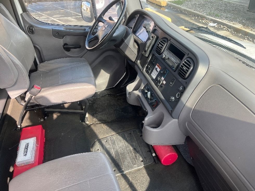 Medium Duty Box Truck-Light and Medium Duty Trucks-Freightliner-2016-M2-Fresno-CA-3,829\n\t\tmiles-$ 48,250 - Image 21