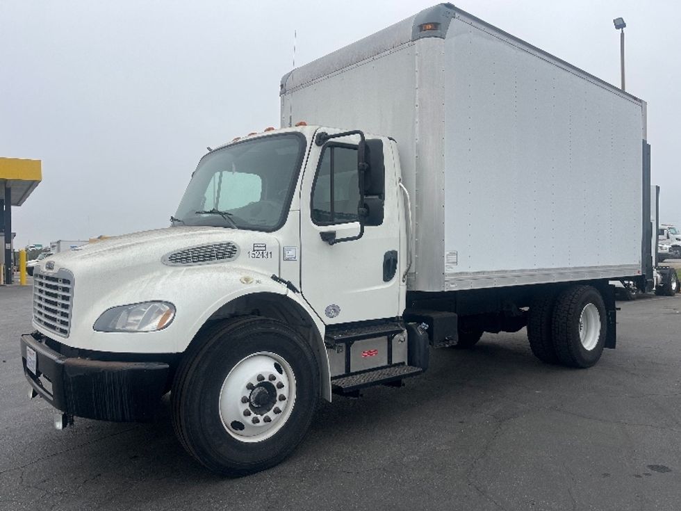 Medium Duty Box Truck-Light and Medium Duty Trucks-Freightliner-2016-M2-Fresno-CA-3,829\n\t\tmiles-$ 48,250 - Image 3