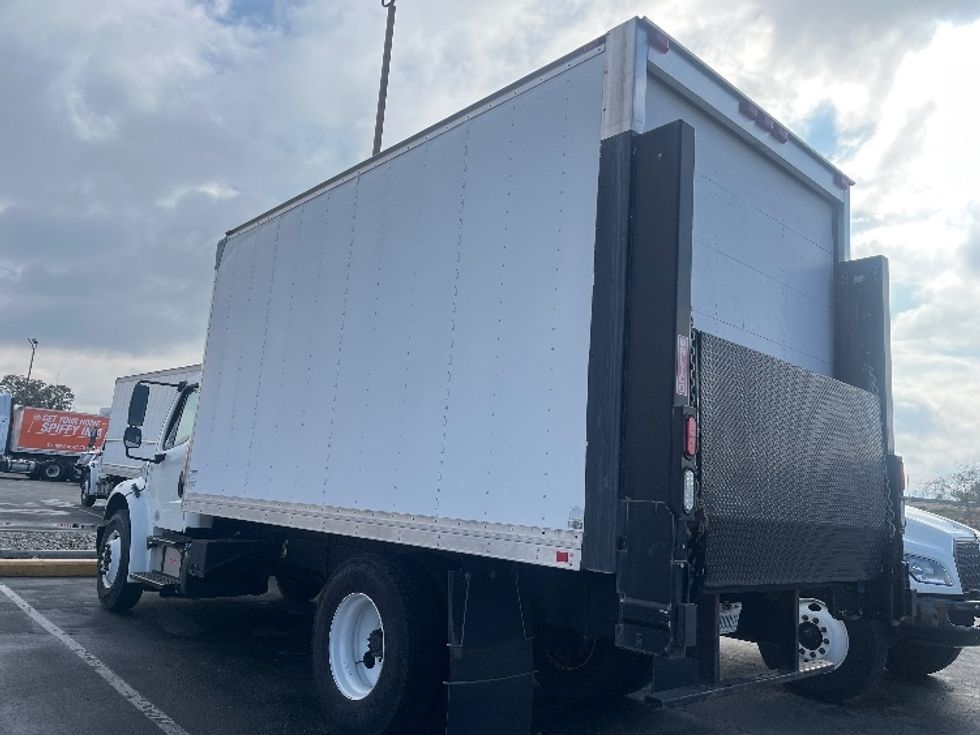 Medium Duty Box Truck-Light and Medium Duty Trucks-Freightliner-2016-M2-Fresno-CA-3,829\n\t\tmiles-$ 48,250 - Image 6