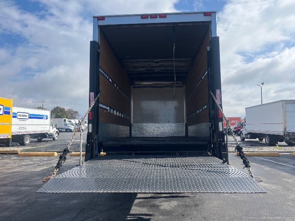 Medium Duty Box Truck-Light and Medium Duty Trucks-Freightliner-2016-M2-Fresno-CA-3,829\n\t\tmiles-$ 48,250 - Image 9