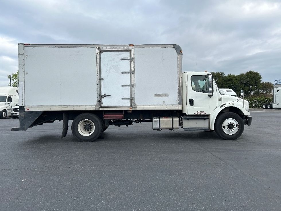 Medium Duty Box Truck-Light and Medium Duty Trucks-Freightliner-2016-M2-Gilroy-CA-239,926\n\t\tmiles-$ 31,750 - Image 15
