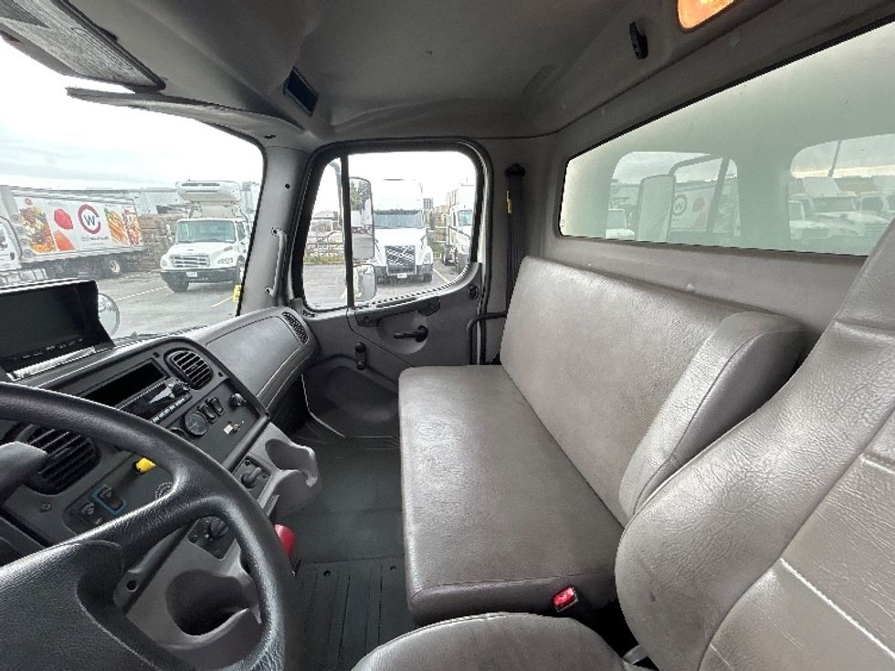 Medium Duty Box Truck-Light and Medium Duty Trucks-Freightliner-2016-M2-Gilroy-CA-239,926\n\t\tmiles-$ 31,750 - Image 19