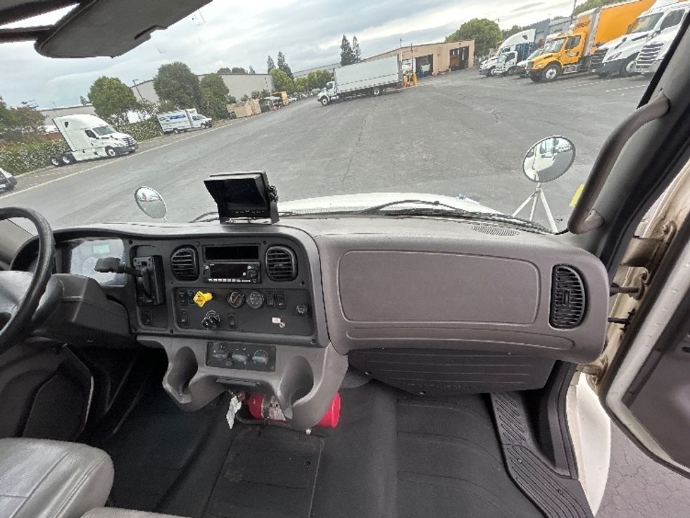 Medium Duty Box Truck-Light and Medium Duty Trucks-Freightliner-2016-M2-Gilroy-CA-239,926\n\t\tmiles-$ 31,750 - Image 21