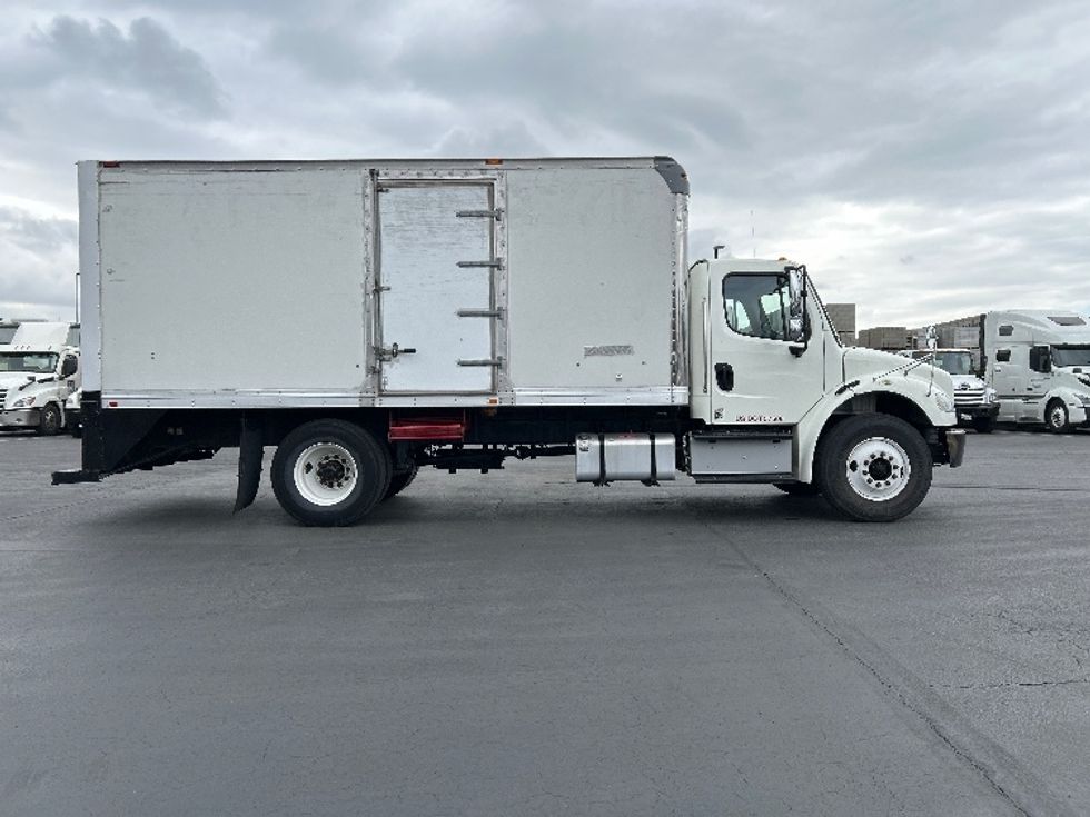 Medium Duty Box Truck-Light and Medium Duty Trucks-Freightliner-2016-M2-Gilroy-CA-252,043\n\t\tmiles-$ 30,000 - Image 15
