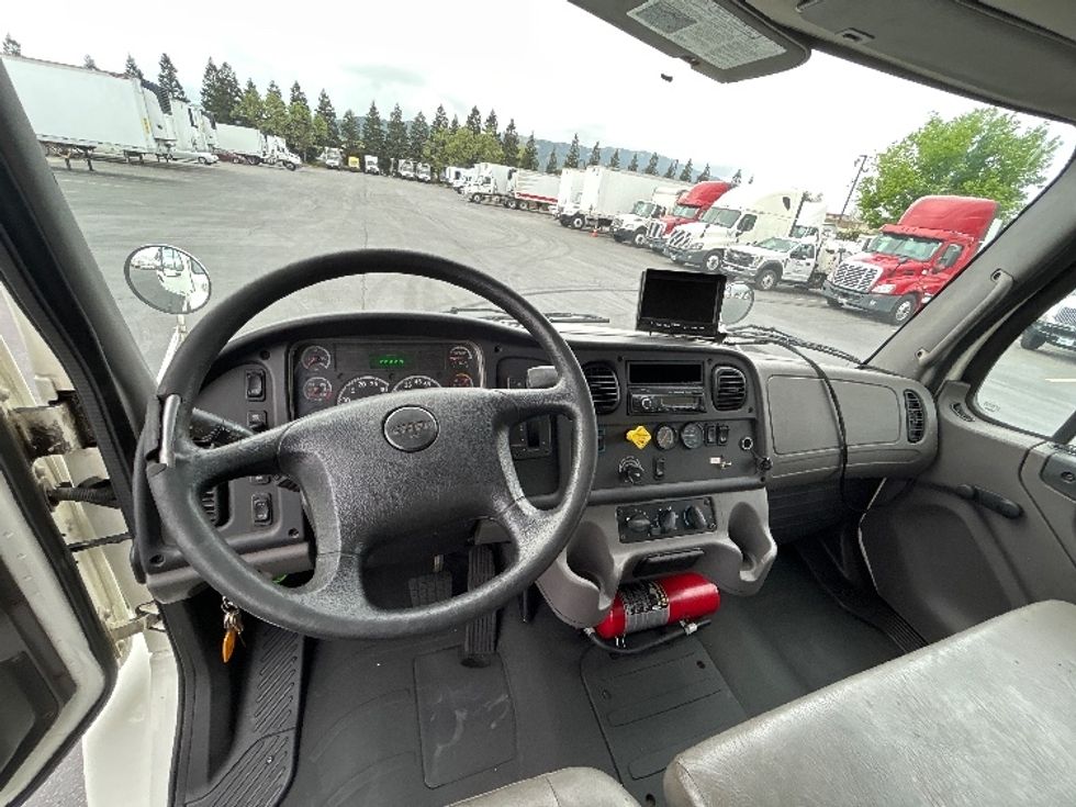 Medium Duty Box Truck-Light and Medium Duty Trucks-Freightliner-2016-M2-Gilroy-CA-252,043\n\t\tmiles-$ 30,000 - Image 17