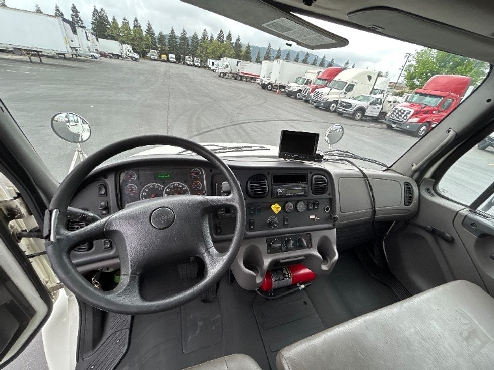 Medium Duty Box Truck-Light and Medium Duty Trucks-Freightliner-2016-M2-Gilroy-CA-252,043\n\t\tmiles-$ 30,000 - Image 18