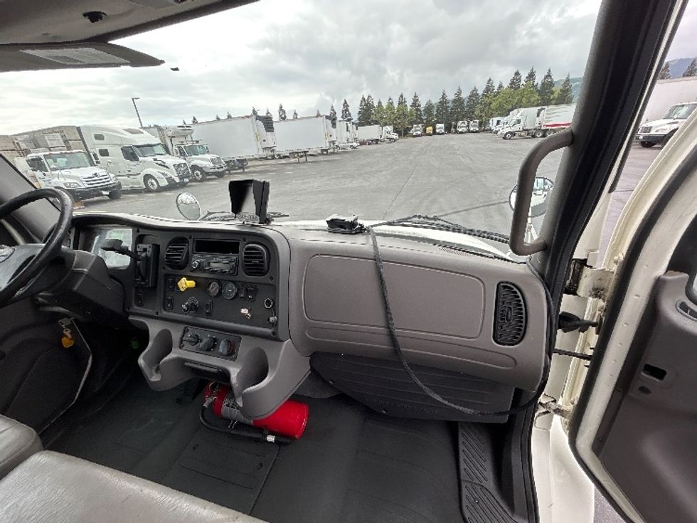 Medium Duty Box Truck-Light and Medium Duty Trucks-Freightliner-2016-M2-Gilroy-CA-252,043\n\t\tmiles-$ 30,000 - Image 21
