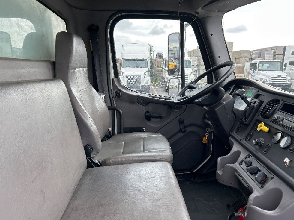 Medium Duty Box Truck-Light and Medium Duty Trucks-Freightliner-2016-M2-Gilroy-CA-252,043\n\t\tmiles-$ 30,000 - Image 22