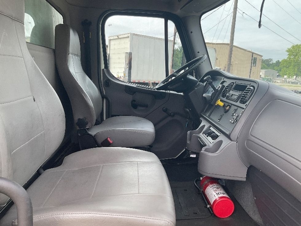 Medium Duty Box Truck-Light and Medium Duty Trucks-Freightliner-2016-M2-Indian Trail-NC-153,377\n\t\tmiles-$ 49,250 - Image 22