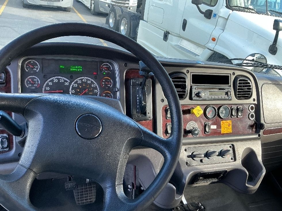 Medium Duty Box Truck-Light and Medium Duty Trucks-Freightliner-2016-M2-Las Vegas-NV-223,943\n\t\tmiles-$ 52,750 - Image 17
