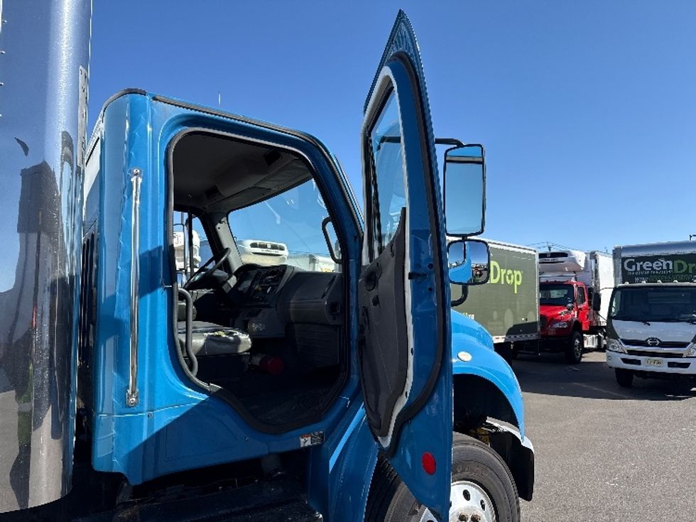 Medium Duty Box Truck-Light and Medium Duty Trucks-Freightliner-2016-M2-Linden-NJ-154,712\n\t\tmiles-$ 48,500 - Image 20