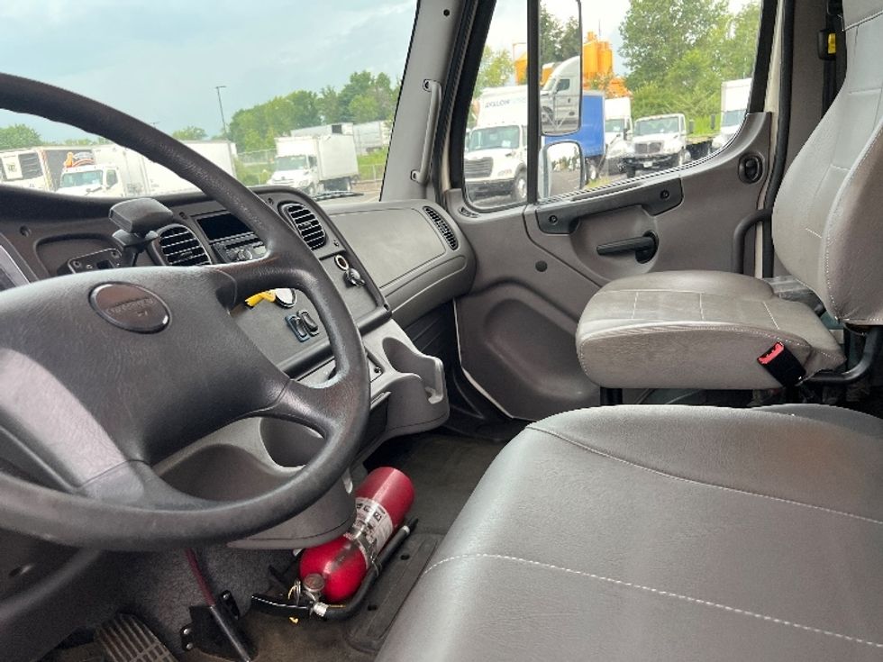 Medium Duty Box Truck-Light and Medium Duty Trucks-Freightliner-2016-M2-Pennsauken-NJ-215,677\n\t\tmiles-$ 33,500 - Image 17