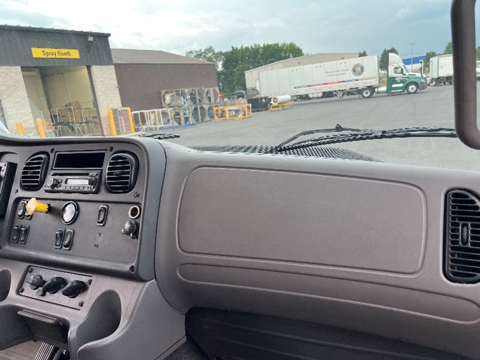 Medium Duty Box Truck-Light and Medium Duty Trucks-Freightliner-2016-M2-Pennsauken-NJ-215,677\n\t\tmiles-$ 33,500 - Image 21