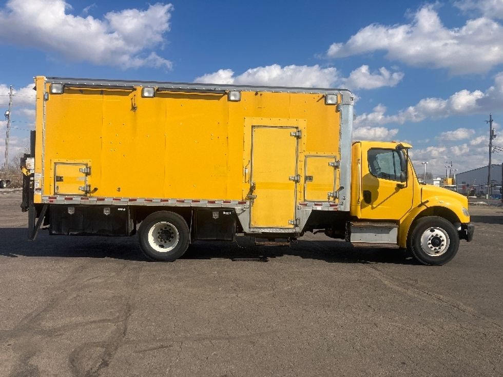 Medium Duty Box Truck-Light and Medium Duty Trucks-Freightliner-2016-M2-Piqua-OH-63,881\n\t\tmiles-$ 48,250 - Image 13