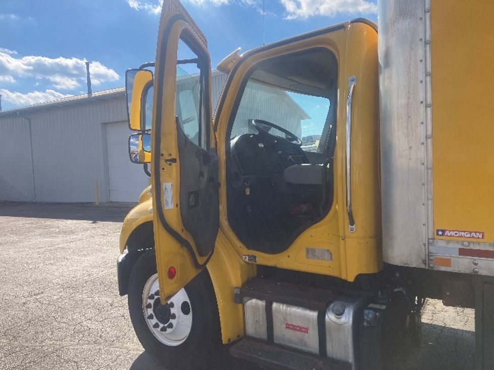 Medium Duty Box Truck-Light and Medium Duty Trucks-Freightliner-2016-M2-Piqua-OH-63,881\n\t\tmiles-$ 48,250 - Image 14