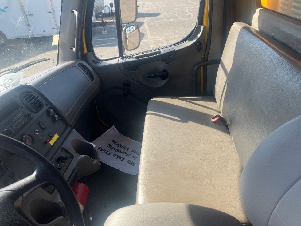 Medium Duty Box Truck-Light and Medium Duty Trucks-Freightliner-2016-M2-Piqua-OH-63,881\n\t\tmiles-$ 48,250 - Image 17