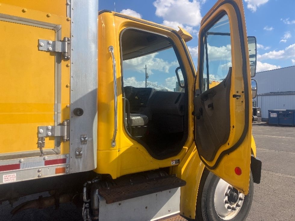 Medium Duty Box Truck-Light and Medium Duty Trucks-Freightliner-2016-M2-Piqua-OH-63,881\n\t\tmiles-$ 48,250 - Image 18