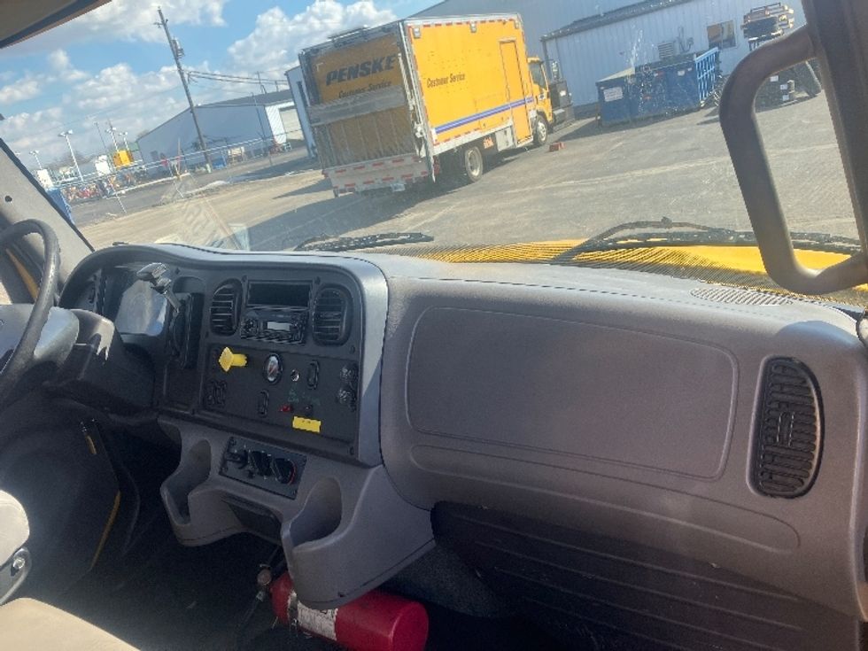 Medium Duty Box Truck-Light and Medium Duty Trucks-Freightliner-2016-M2-Piqua-OH-63,881\n\t\tmiles-$ 48,250 - Image 19