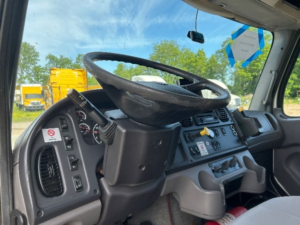 Medium Duty Box Truck-Light and Medium Duty Trucks-Freightliner-2016-M2-Poplar Bluff-MO-142,472\n\t\tmiles-$ 48,750 - Image 17