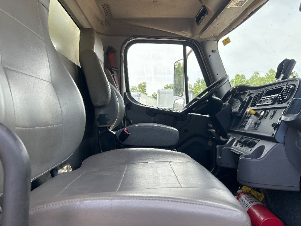 Medium Duty Box Truck-Light and Medium Duty Trucks-Freightliner-2016-M2-Poplar Bluff-MO-142,472\n\t\tmiles-$ 48,750 - Image 21