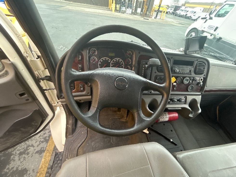 Medium Duty Box Truck-Light and Medium Duty Trucks-Freightliner-2016-M2-Portland-OR-106,832\n\t\tmiles-$ 44,250 - Image 17