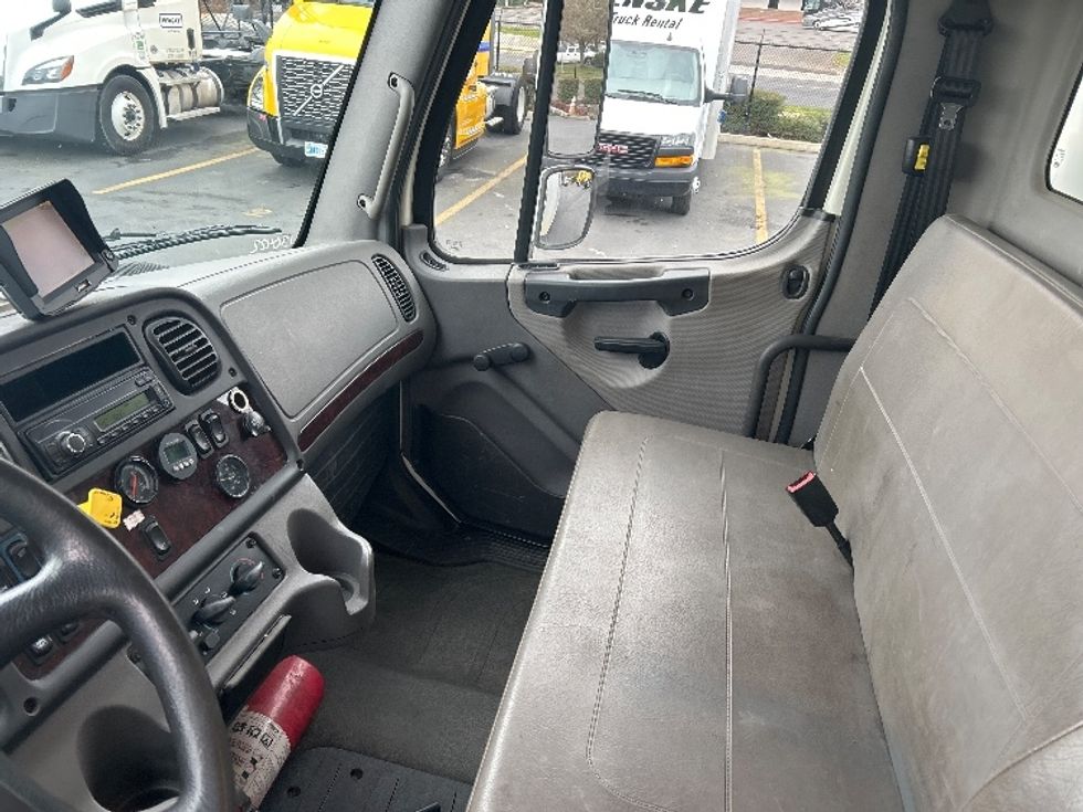 Medium Duty Box Truck-Light and Medium Duty Trucks-Freightliner-2016-M2-Portland-OR-106,832\n\t\tmiles-$ 44,250 - Image 19