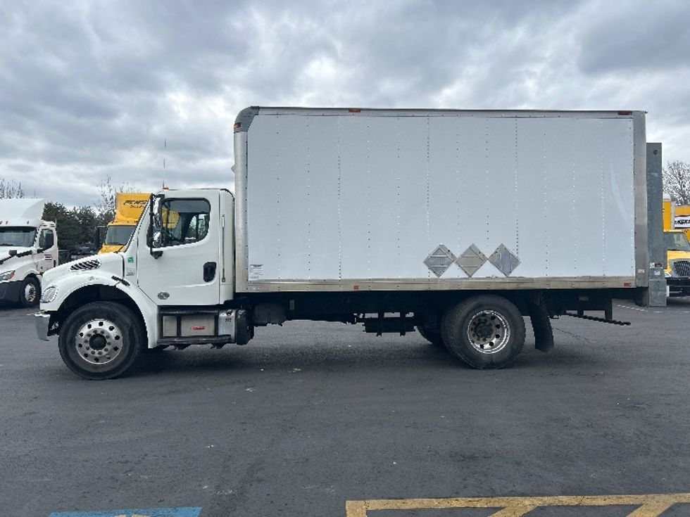 Medium Duty Box Truck-Light and Medium Duty Trucks-Freightliner-2016-M2-Portland-OR-106,832\n\t\tmiles-$ 44,250 - Image 4