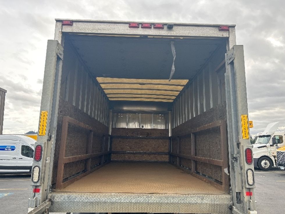 Medium Duty Box Truck-Light and Medium Duty Trucks-Freightliner-2016-M2-Portland-OR-106,832\n\t\tmiles-$ 44,250 - Image 8