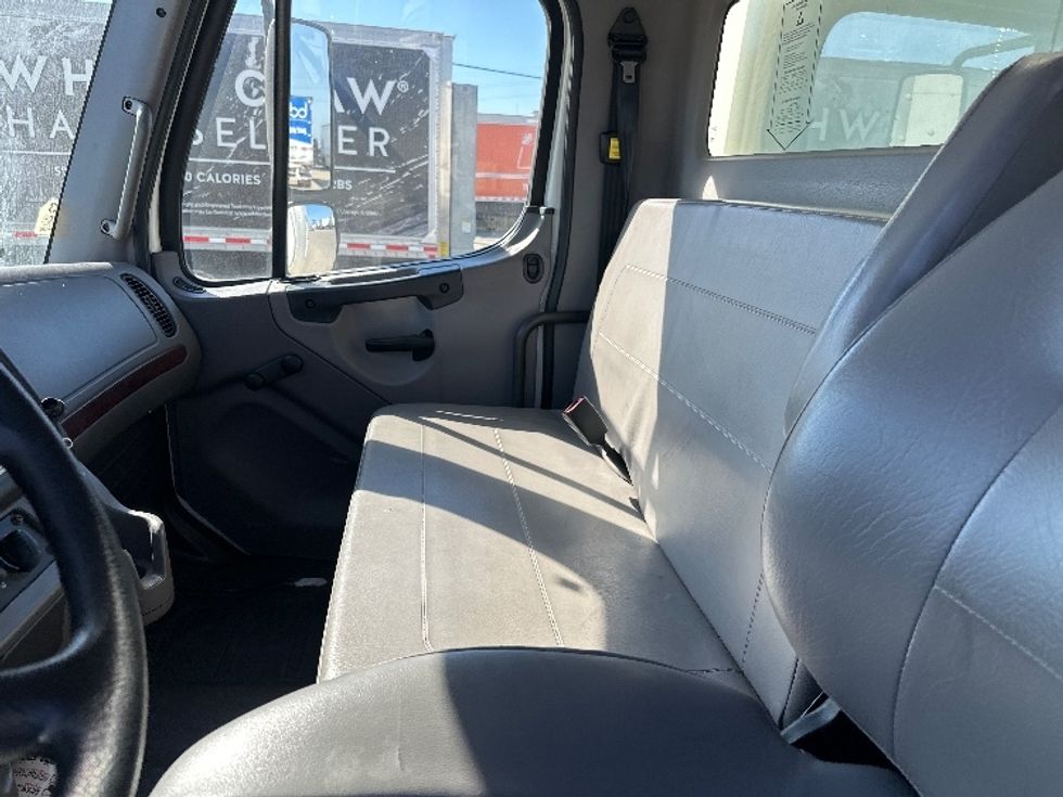 Medium Duty Box Truck-Light and Medium Duty Trucks-Freightliner-2016-M2-Richmond-CA-88,739\n\t\tmiles-$ 37,000 - Image 19