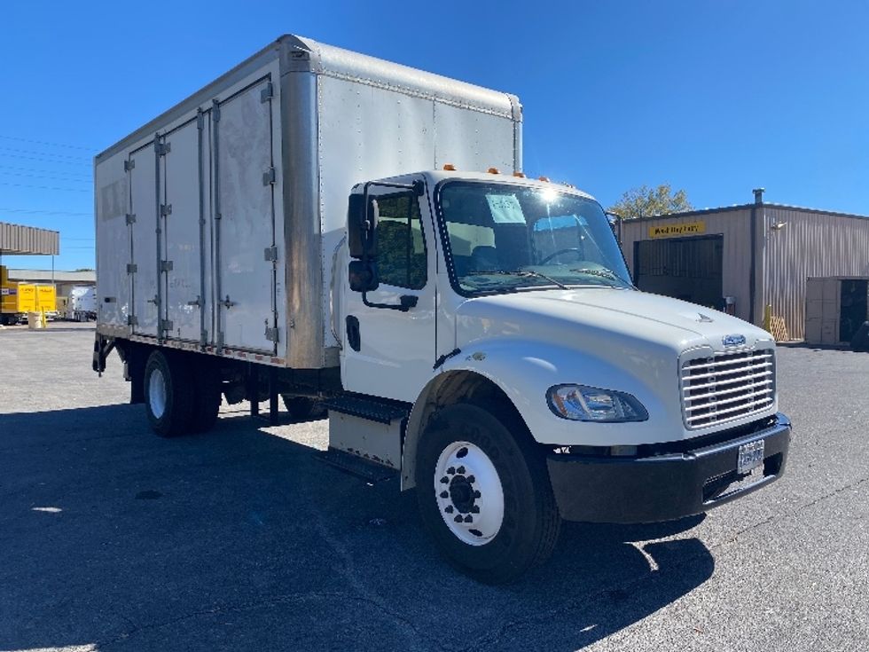 Medium Duty Box Truck-Light and Medium Duty Trucks-Freightliner-2016-M2-Salem-VA-115,300\n\t\tmiles-$ 37,000 - Image 1
