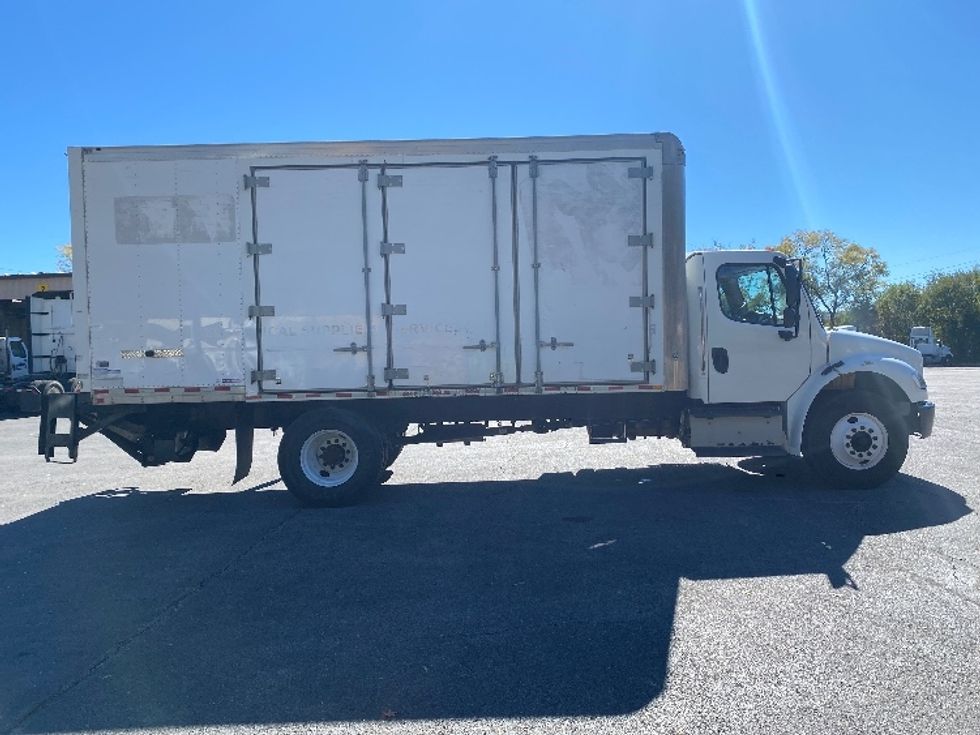 Medium Duty Box Truck-Light and Medium Duty Trucks-Freightliner-2016-M2-Salem-VA-115,300\n\t\tmiles-$ 37,000 - Image 15