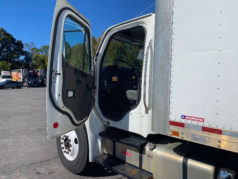Medium Duty Box Truck-Light and Medium Duty Trucks-Freightliner-2016-M2-Salem-VA-115,300\n\t\tmiles-$ 37,000 - Image 16
