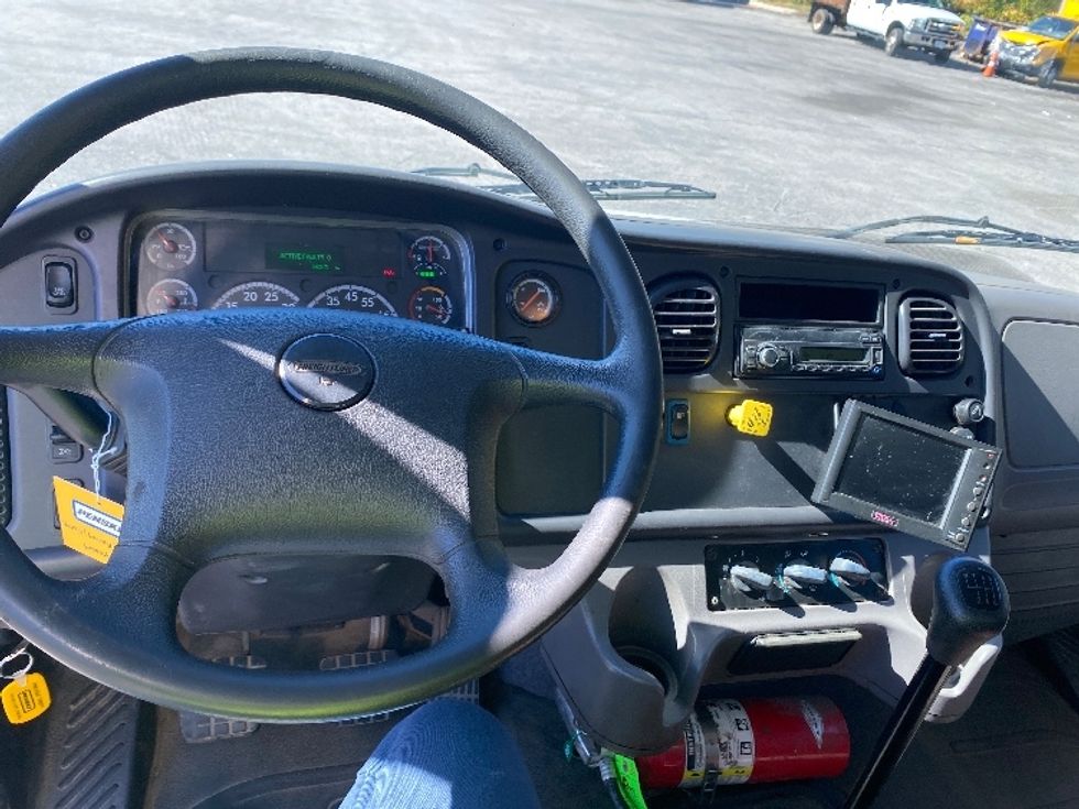 Medium Duty Box Truck-Light and Medium Duty Trucks-Freightliner-2016-M2-Salem-VA-115,300\n\t\tmiles-$ 37,000 - Image 18