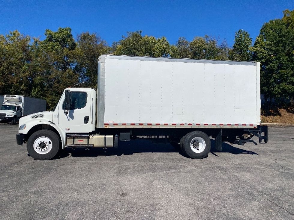 Medium Duty Box Truck-Light and Medium Duty Trucks-Freightliner-2016-M2-Salem-VA-115,300\n\t\tmiles-$ 37,000 - Image 4