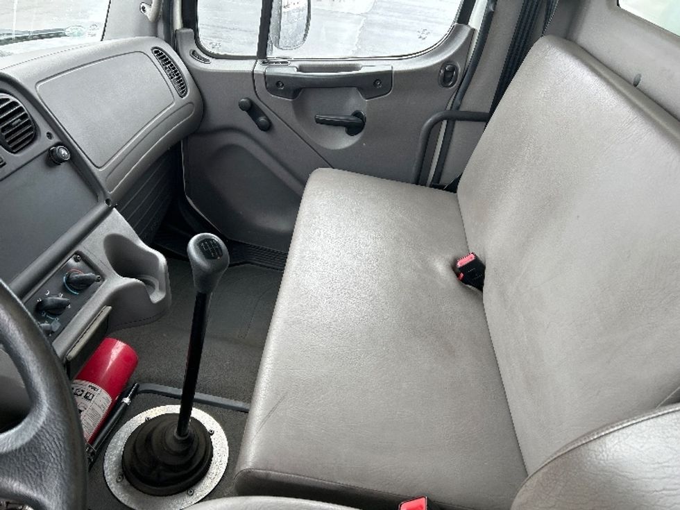 Medium Duty Box Truck-Light and Medium Duty Trucks-Freightliner-2016-M2-Sheboygan-WI-26,462\n\t\tmiles-$ 43,500 - Image 19