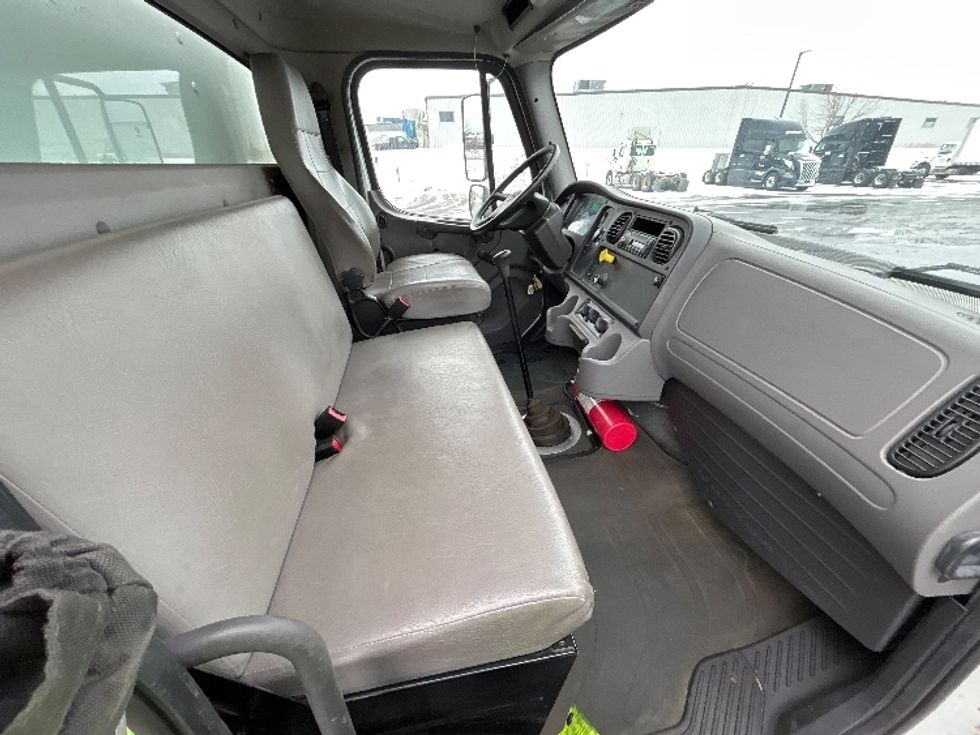 Medium Duty Box Truck-Light and Medium Duty Trucks-Freightliner-2016-M2-Sheboygan-WI-26,462\n\t\tmiles-$ 43,500 - Image 22