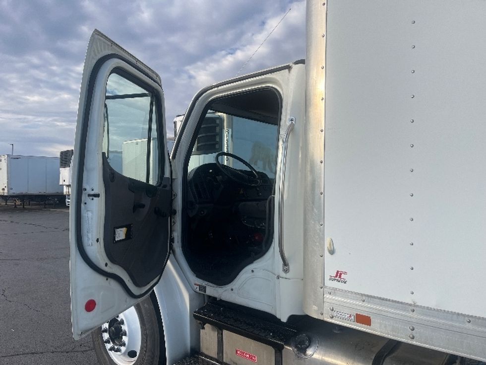 Medium Duty Box Truck-Light and Medium Duty Trucks-Freightliner-2016-M2-Sturtevant-WI-61,509\n\t\tmiles-$ 47,500 - Image 16