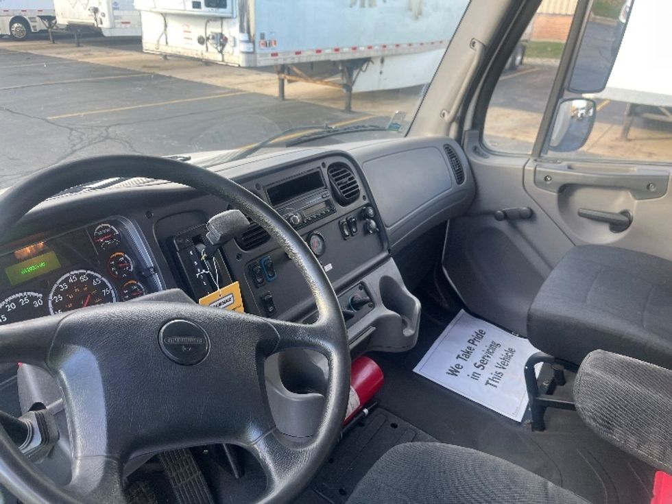 Medium Duty Box Truck-Light and Medium Duty Trucks-Freightliner-2016-M2-Sturtevant-WI-61,509\n\t\tmiles-$ 47,500 - Image 17