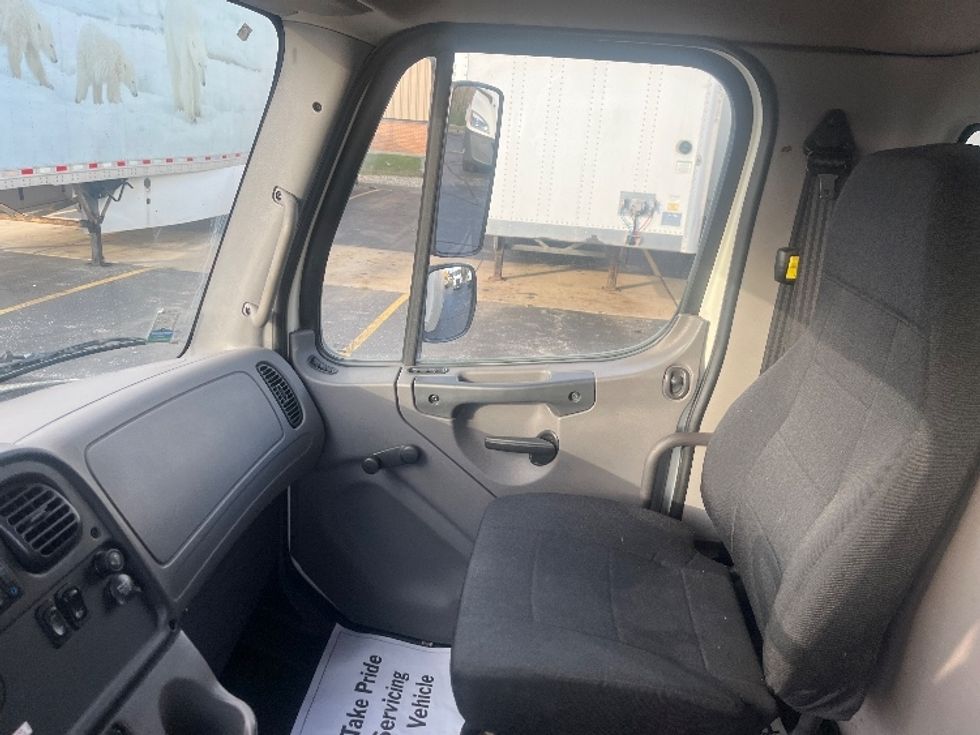 Medium Duty Box Truck-Light and Medium Duty Trucks-Freightliner-2016-M2-Sturtevant-WI-61,509\n\t\tmiles-$ 47,500 - Image 19