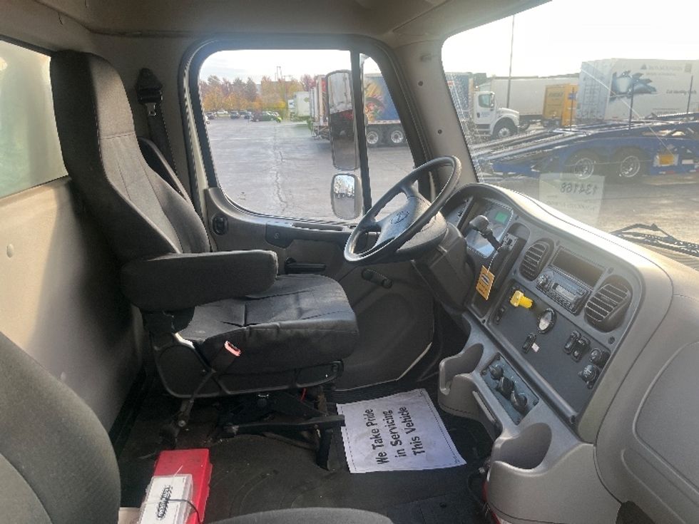 Medium Duty Box Truck-Light and Medium Duty Trucks-Freightliner-2016-M2-Sturtevant-WI-61,509\n\t\tmiles-$ 47,500 - Image 22