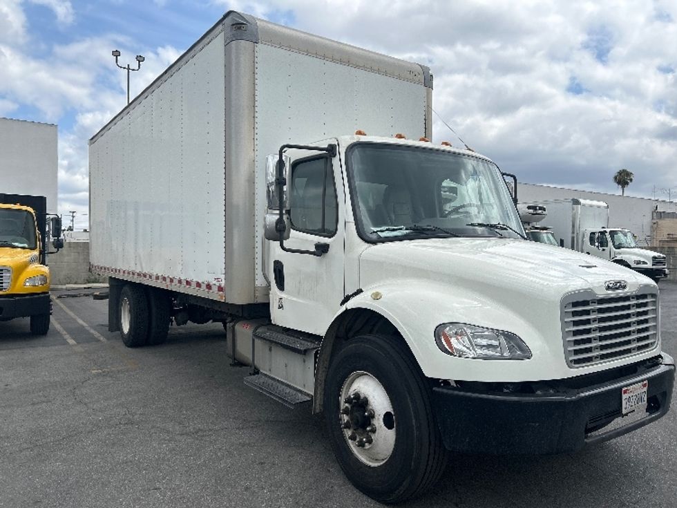 Medium Duty Box Truck-Light and Medium Duty Trucks-Freightliner-2016-M2-Torrance-CA-226,377\n\t\tmiles-$ 38,750 - Image 1