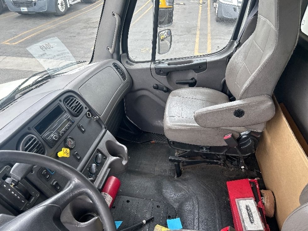 Medium Duty Box Truck-Light and Medium Duty Trucks-Freightliner-2016-M2-Torrance-CA-226,377\n\t\tmiles-$ 38,750 - Image 18