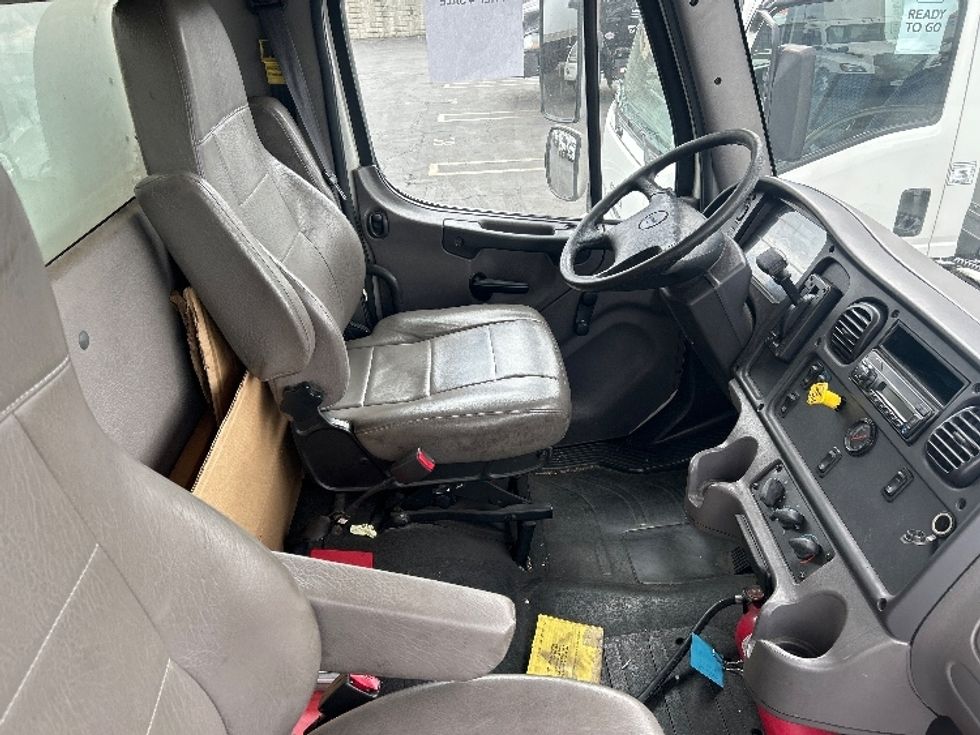 Medium Duty Box Truck-Light and Medium Duty Trucks-Freightliner-2016-M2-Torrance-CA-226,377\n\t\tmiles-$ 38,750 - Image 21