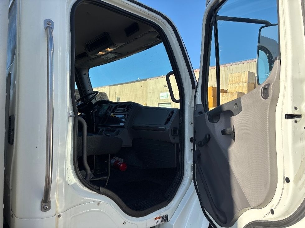 Medium Duty Box Truck-Light and Medium Duty Trucks-Freightliner-2016-M2-Torrance-CA-264,389\n\t\tmiles-$ 33,500 - Image 20