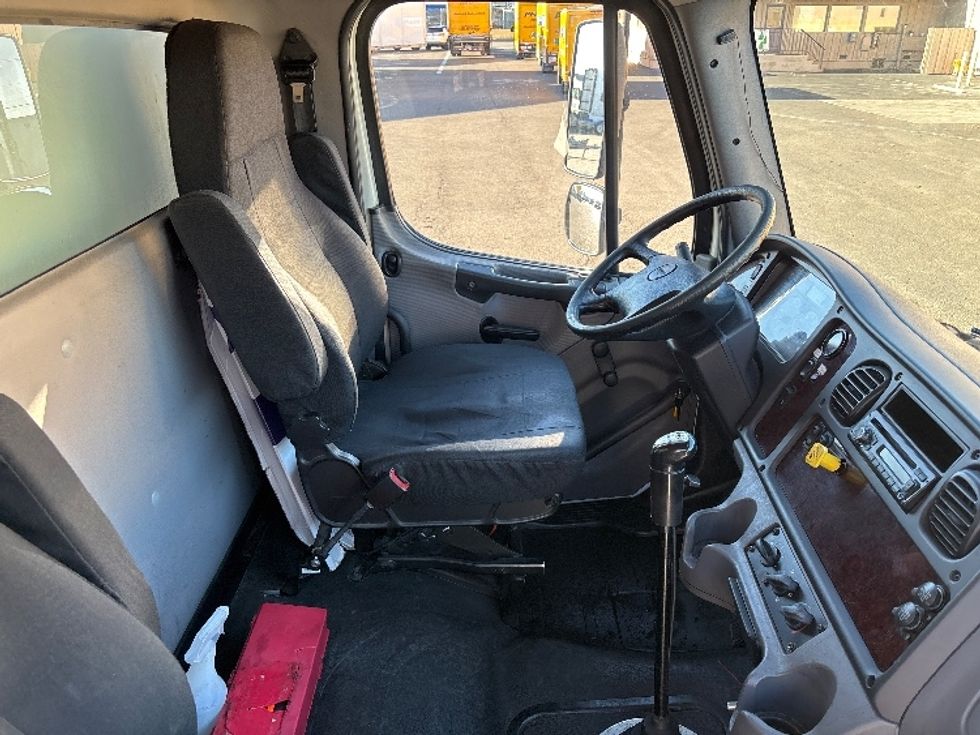 Medium Duty Box Truck-Light and Medium Duty Trucks-Freightliner-2016-M2-Torrance-CA-264,389\n\t\tmiles-$ 33,500 - Image 22