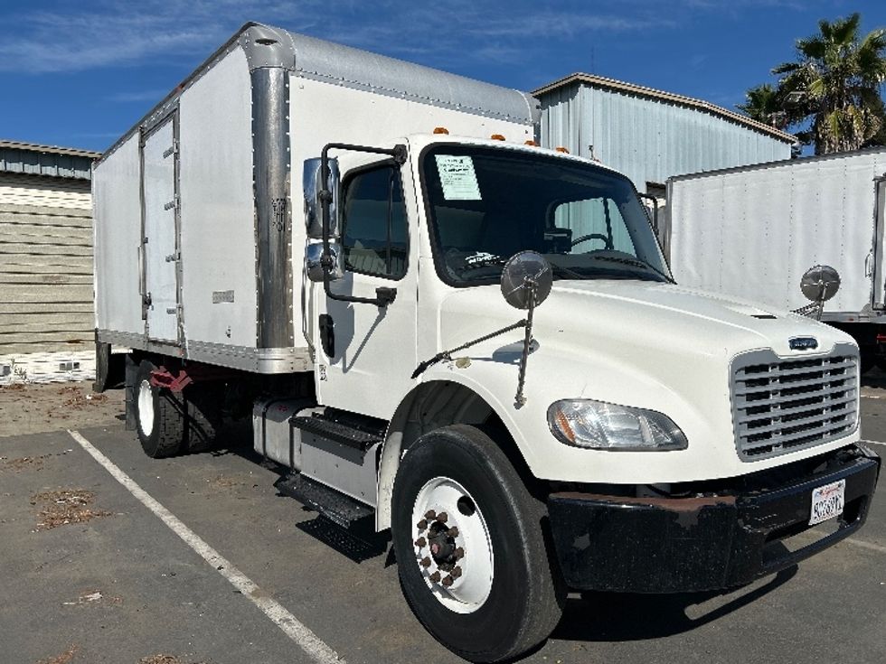 Medium Duty Box Truck-Light and Medium Duty Trucks-Freightliner-2016-M2-West Sacramento-CA-159,347\n\t\tmiles-$ 37,750 - Image 1