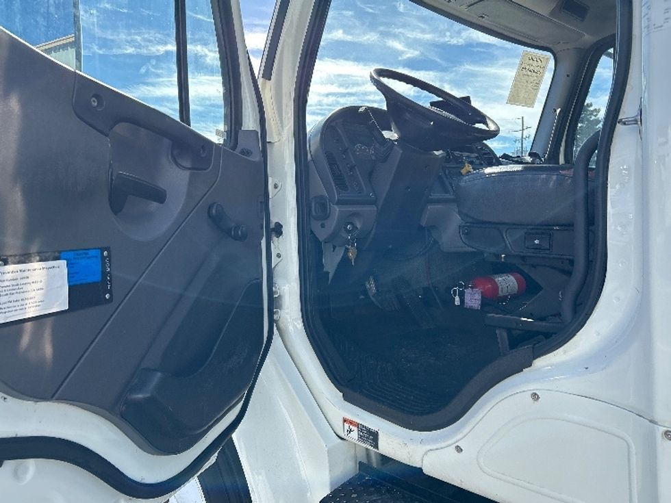 Medium Duty Box Truck-Light and Medium Duty Trucks-Freightliner-2016-M2-West Sacramento-CA-159,347\n\t\tmiles-$ 37,750 - Image 15