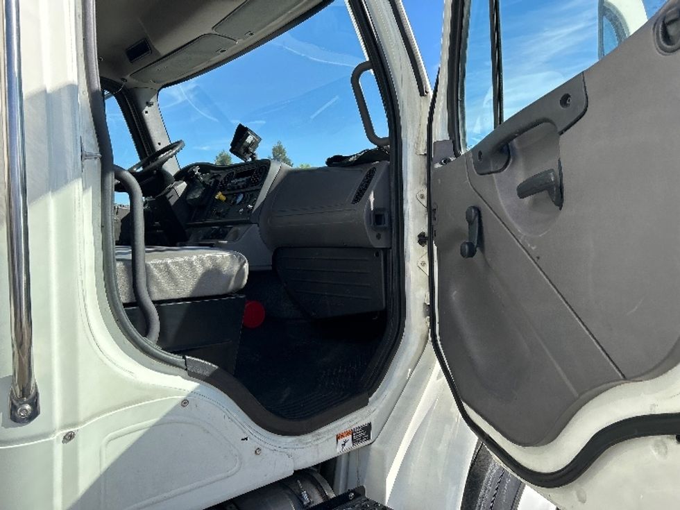 Medium Duty Box Truck-Light and Medium Duty Trucks-Freightliner-2016-M2-West Sacramento-CA-159,347\n\t\tmiles-$ 37,750 - Image 19