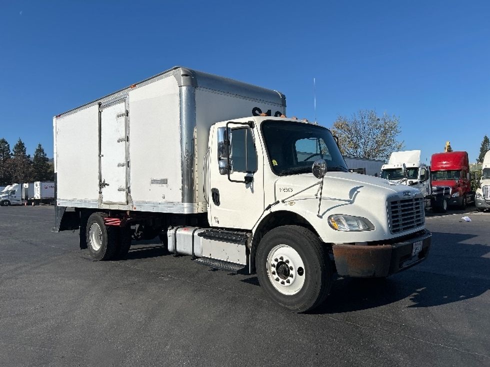 Medium Duty Box Truck-Light and Medium Duty Trucks-Freightliner-2016-M2-West Sacramento-CA-184,614\n\t\tmiles-$ 31,250 - Image 1