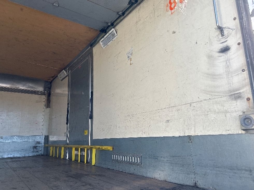 Medium Duty Box Truck-Light and Medium Duty Trucks-Freightliner-2016-M2-West Sacramento-CA-184,614\n\t\tmiles-$ 31,250 - Image 12